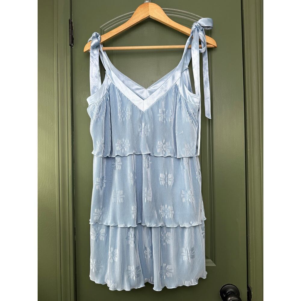 NWT Saylor Karla Daisy Pleat Floral Resort Mini Tiered Dress Dusty Blue Small